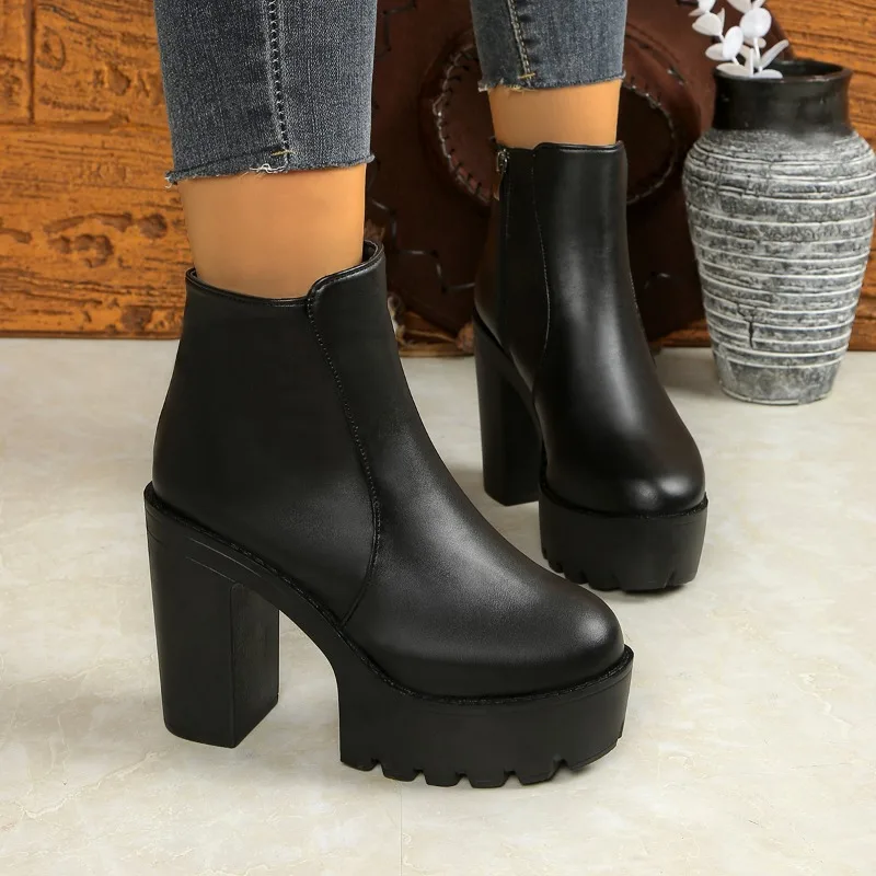 High Heeled Leather Shoes Autumn and Winter New Round Toe Side Zipper Platform Non-slip Wear-resistant Block Heel Booties
High Heeled Leather Shoes Autumn and Winter New Round Toe Side Zipper Platform Non-slip Wear-resistant Block Heel Booties