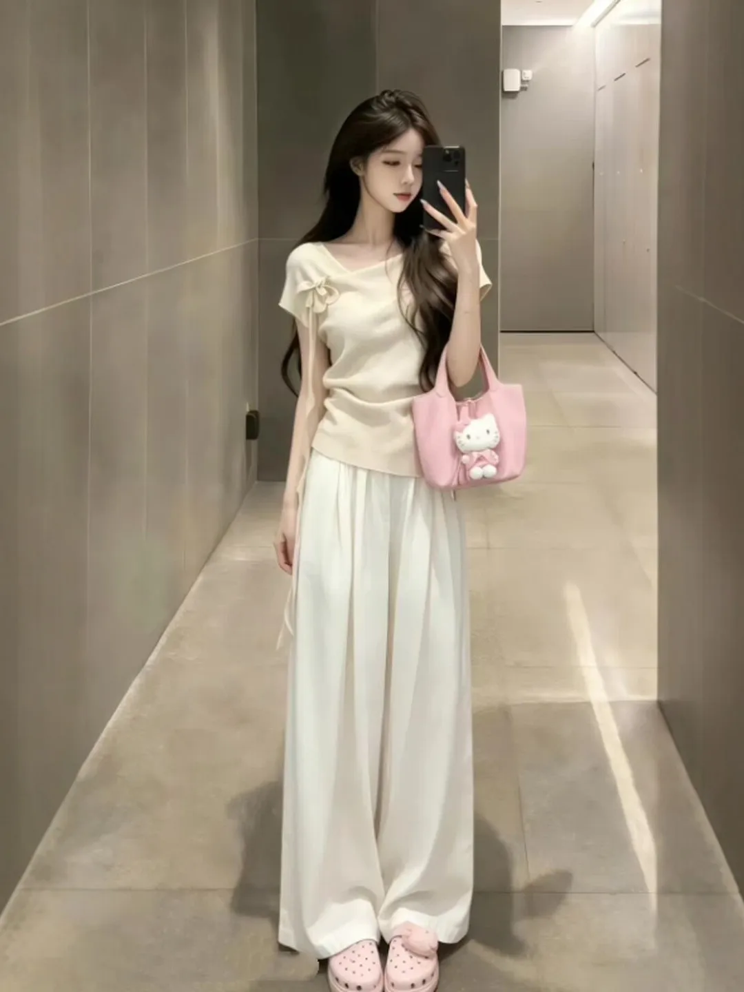 Chic Casual Two-Piece Set Soft Style Unique Super Cute Top Long Pants Anti-Aging Whole Set OOTD Summer 2026 Women's Fashion
Chic Casual Two-Piece Set Soft Style Unique Super Cute Top Long Pants Anti-Aging Whole Set OOTD Summer 2026 Women's Fashion