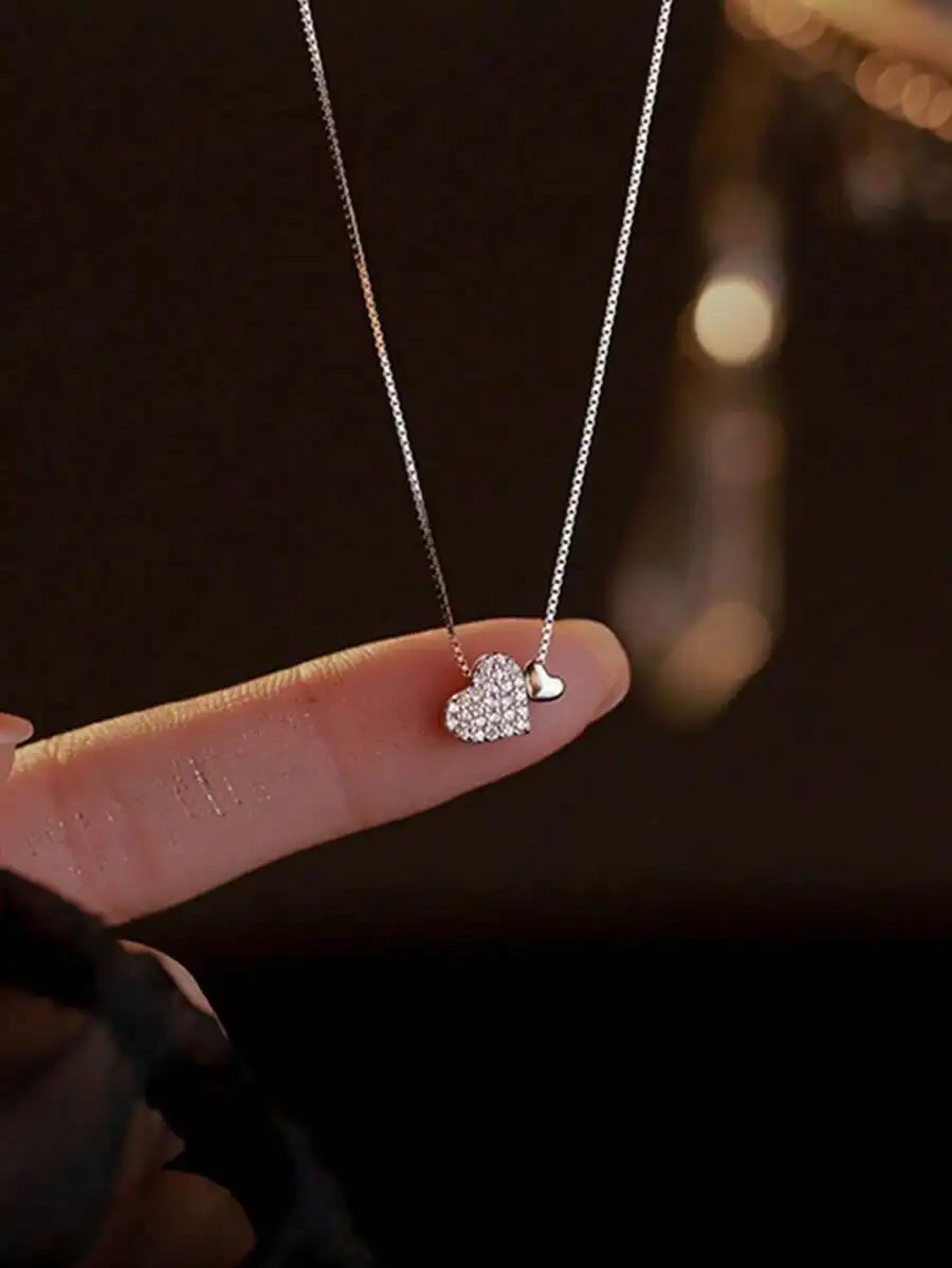 1pc Minimalist Elegant Zirconia Embedded Double Heart Pendant Necklace, Suitable For Women As Refined Wedding Jewelry, Party Gif
1pc Minimalist Elegant Zirconia Embedded Double Heart Pendant Necklace, Suitable For Women As Refined Wedding Jewelry, Party Gif