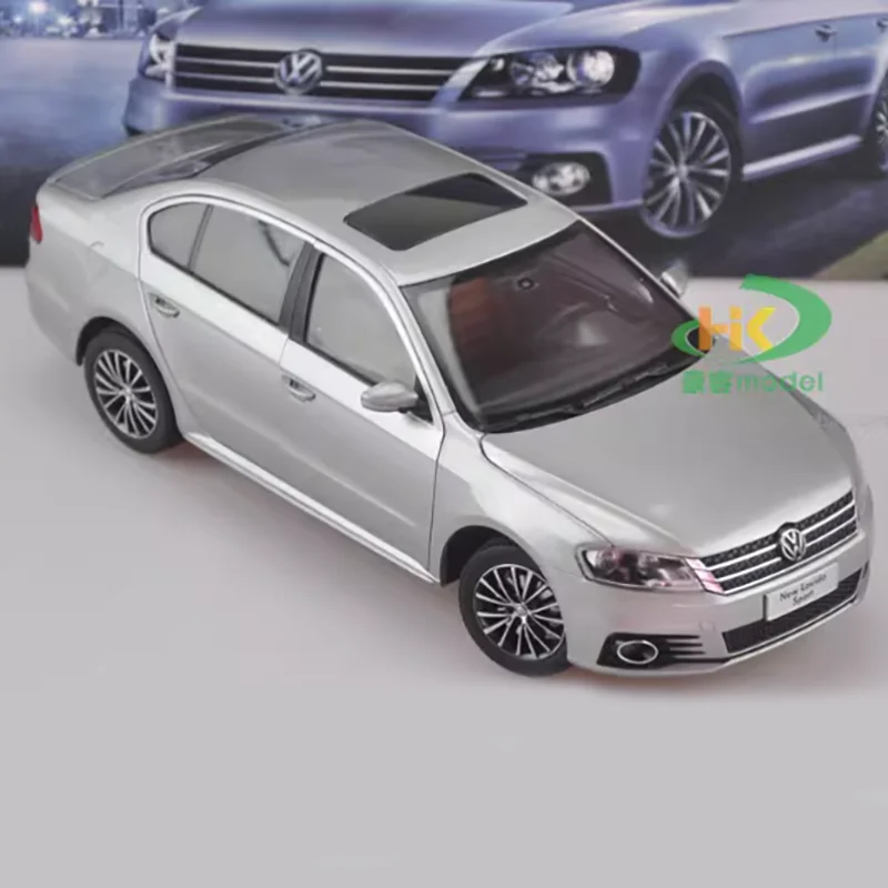 Модель автомобиля Lavida Sport из литого металла в масштабе 1:18, статическая коллекционная модель, украшение, праздничные подарки, игрушки, сувенир, подарок
Модель автомобиля Lavida Sport из литого металла в масштабе 1:18, статическая коллекционная модель, украшение, праздничные подарки, игрушки, сувенир, подарок