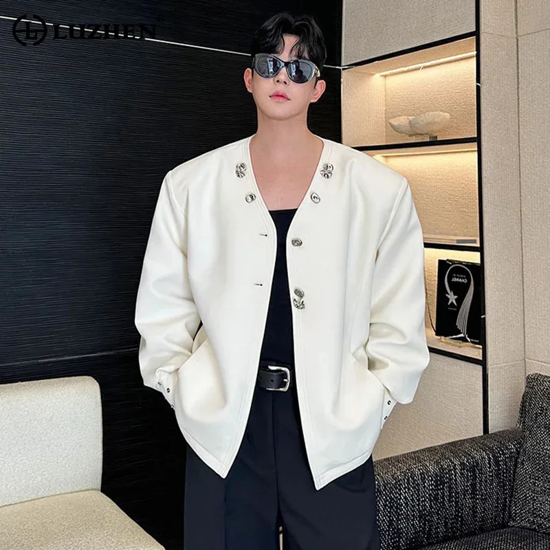 LUZHEN Metal Buckle Decorate V Neck Casual Coat Original Men's Fashion 2025 Spring Elegant Solid Color Loose Male Jacket JY5942
LUZHEN Metal Buckle Decorate V Neck Casual Coat Original Men's Fashion 2025 Spring Elegant Solid Color Loose Male Jacket JY5942
