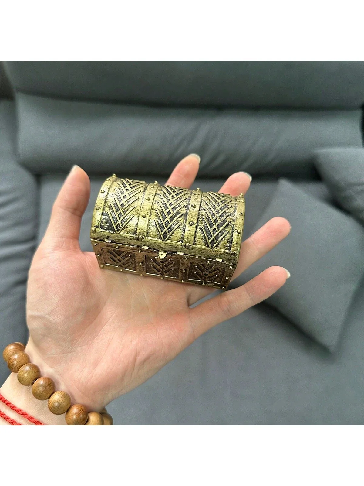 1pc Pirate Jewelry Box Holiday Party Decoration Small Toys Pirate Chest Earrings Bracelet Necklace Waterproof Box
1pc Pirate Jewelry Box Holiday Party Decoration Small Toys Pirate Chest Earrings Bracelet Necklace Waterproof Box