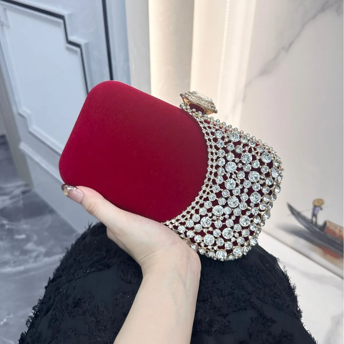 New Luxury-Chic Diamond-Studded Clutch Versatile Crossbody Shoulder Bag Exclusive High-End Wedding & Party Handbag
New Luxury-Chic Diamond-Studded Clutch Versatile Crossbody Shoulder Bag Exclusive High-End Wedding & Party Handbag