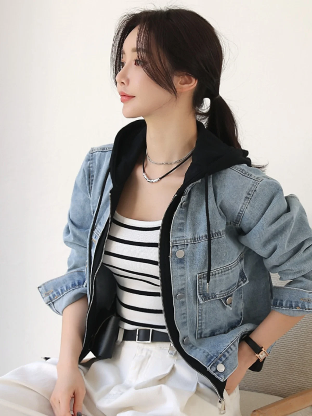 Unique Korean Sle Denim Jaet Casual Long Sve Hoodie Outerwear Fake Two-Piece Set Autumn Winter Faion Women's Coat
Unique Korean Sle Denim Jaet Casual Long Sve Hoodie Outerwear Fake Two-Piece Set Autumn Winter Faion Women's Coat