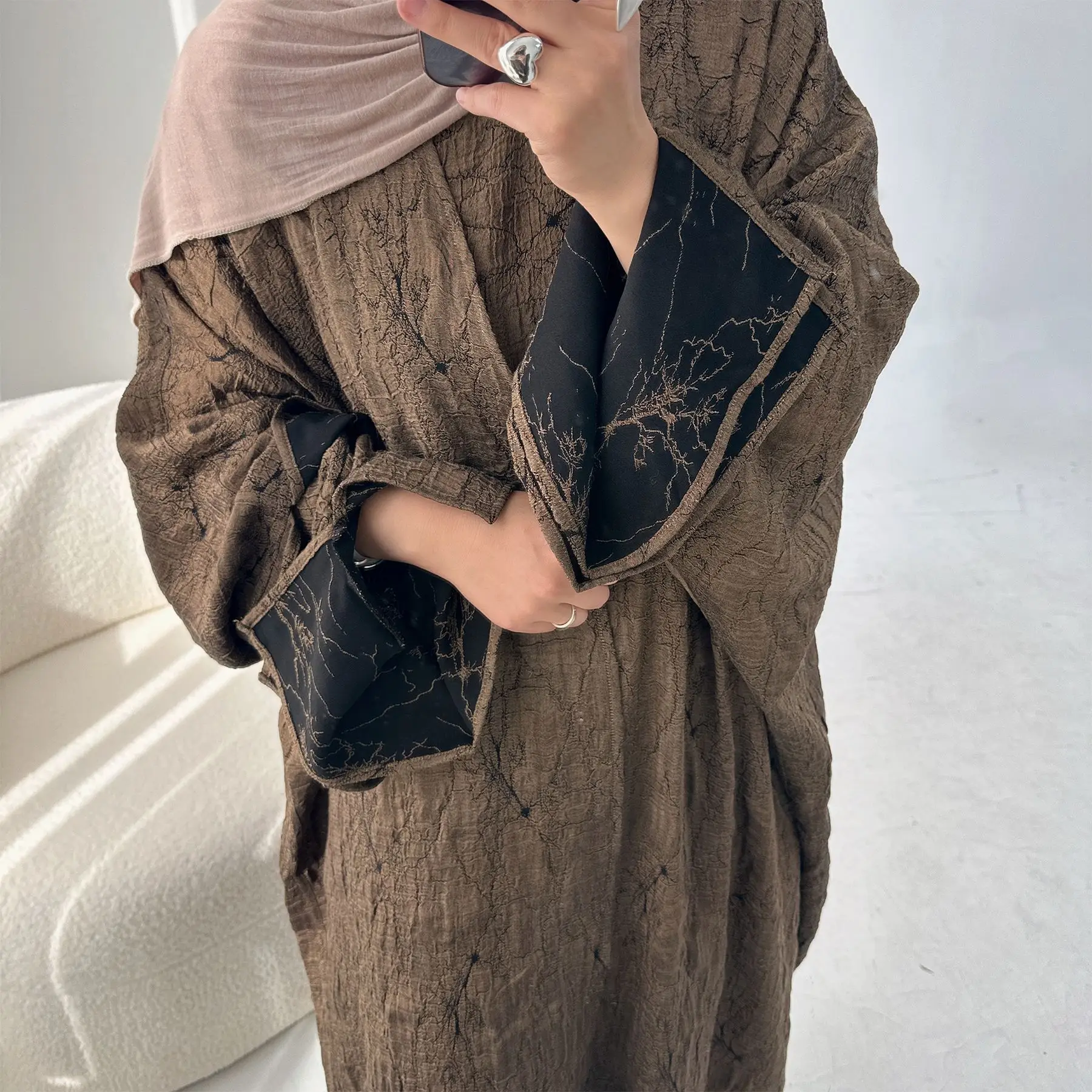 Дубай Ближневосточное женское Абая Мусульманское платье Абая с длинным рукавом и открытой передней частью Повседневное Турция Кафтан Арабские платья макси Джалабия
Дубай Ближневосточное женское Абая Мусульманское платье Абая с длинным рукавом и открытой передней частью Повседневное Турция Кафтан Арабские платья макси Джалабия