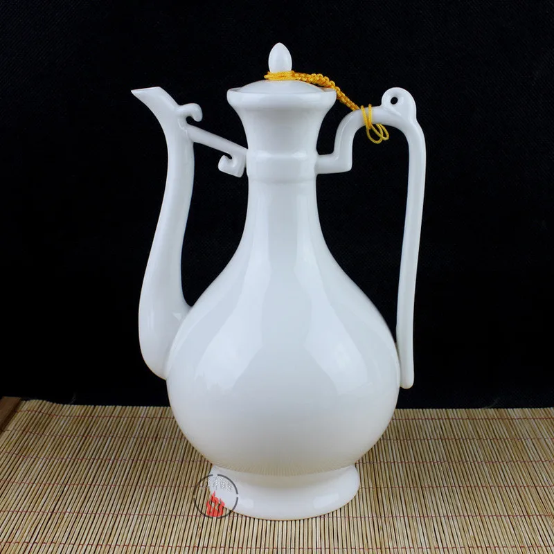 Retro Ceramics Pure White Chinese Tradition Wind Home Friends Gathering Porcelain Liquor 550ml Hip Flasks
Retro Ceramics Pure White Chinese Tradition Wind Home Friends Gathering Porcelain Liquor 550ml Hip Flasks