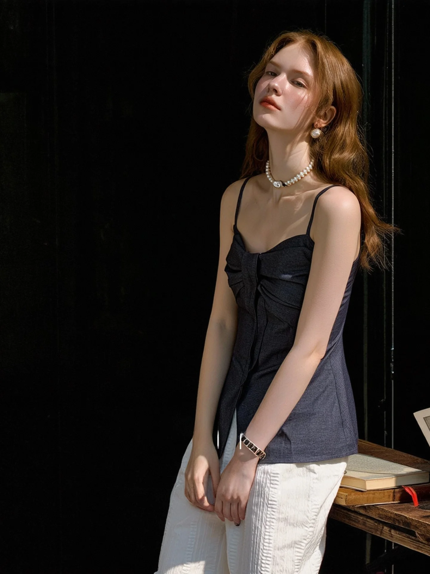 Huaappuw Denim Knot Strap Women's Vest Versatile Summer New Style Retro Fit Commute Wind Short Length Casual Wear
Huaappuw Denim Knot Strap Women's Vest Versatile Summer New Style Retro Fit Commute Wind Short Length Casual Wear