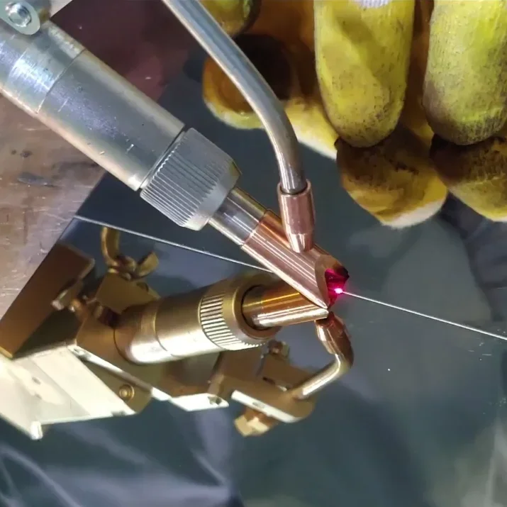 2025 hot sale Handheld Laser Welding Machine 1000w 1500w 2000w 3000w Portable Laser Welder for Metal
2025 hot sale Handheld Laser Welding Machine 1000w 1500w 2000w 3000w Portable Laser Welder for Metal