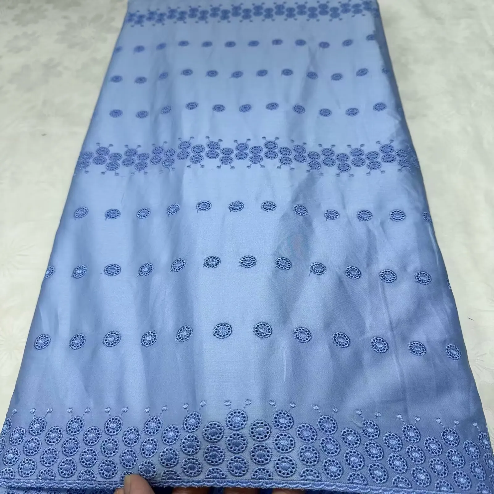 High End Satin Menswear Swiss Polish Lace Fabric 2025 Hot Sale African Nigerian French for Groom Wedding Party Sewing Dresses
High End Satin Menswear Swiss Polish Lace Fabric 2025 Hot Sale African Nigerian French for Groom Wedding Party Sewing Dresses