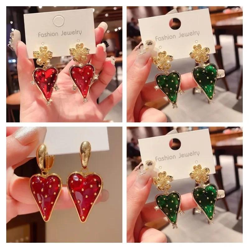 New Accessories for Women Fashionable European and American Red Strawberry Love Earrings Silver Needle High-end
New Accessories for Women Fashionable European and American Red Strawberry Love Earrings Silver Needle High-end