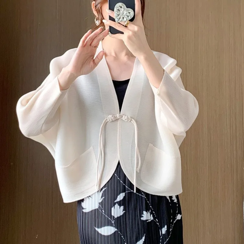 Miyake Pleated Jacket 2026 New Short Long Sleeve Cardigan Top Simple Casual Women's Shawl Coat Lightweight Stretchy Clothing
Miyake Pleated Jacket 2026 New Short Long Sleeve Cardigan Top Simple Casual Women's Shawl Coat Lightweight Stretchy Clothing