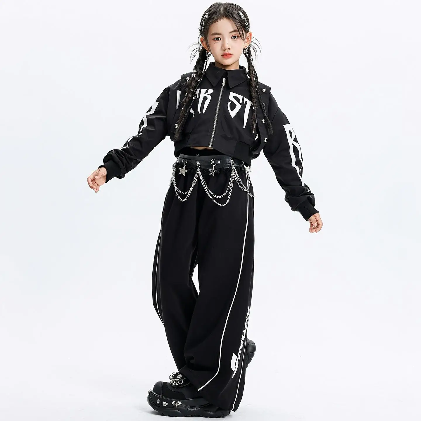 Детская одежда в стиле хип-хоп Kpop с черным ремешком и заклепками, укороченная куртка в стиле панк, топ, повседневные спортивные штаны в полоску для девочек, костюм для уличных танцев, одежда
Детская одежда в стиле хип-хоп Kpop с черным ремешком и заклепками, укороченная куртка в стиле панк, топ, повседневные спортивные штаны в полоску для девочек, костюм для уличных танцев, одежда