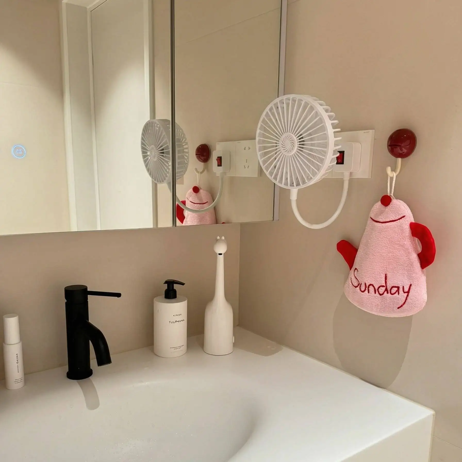 Bathroom Kitchen Wall Mounted Fan with Socket Direct Plug in 220V Universal Flexible Hose Quiet Fan for Home Use
Bathroom Kitchen Wall Mounted Fan with Socket Direct Plug in 220V Universal Flexible Hose Quiet Fan for Home Use