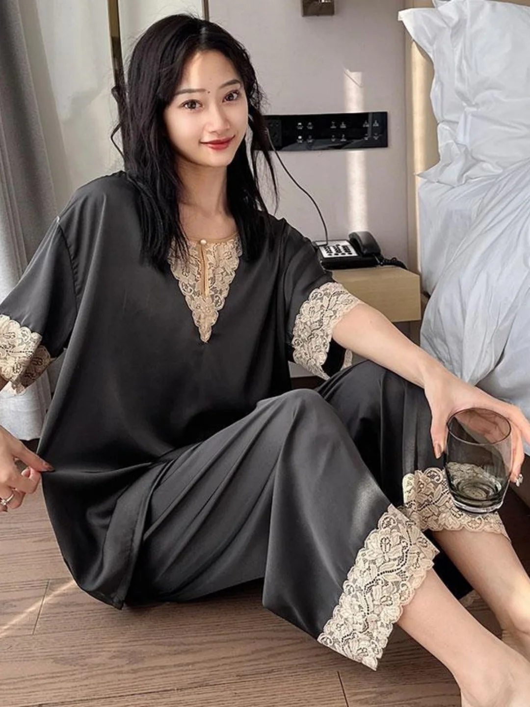 Elegant Lace Patchwork Sleepwear Summer Thin Short Sleeve Seven-Piece Pants Outfit Home Clothes Set plus Size Comfortable Lei...
Elegant Lace Patchwork Sleepwear Summer Thin Short Sleeve Seven-Piece Pants Outfit Home Clothes Set plus Size Comfortable Lei...