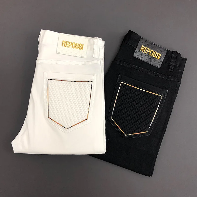 Light luxury jeans with men's fashion print design, high-end men's clothing, casual elastic slim fit small leg pants
Light luxury jeans with men's fashion print design, high-end men's clothing, casual elastic slim fit small leg pants