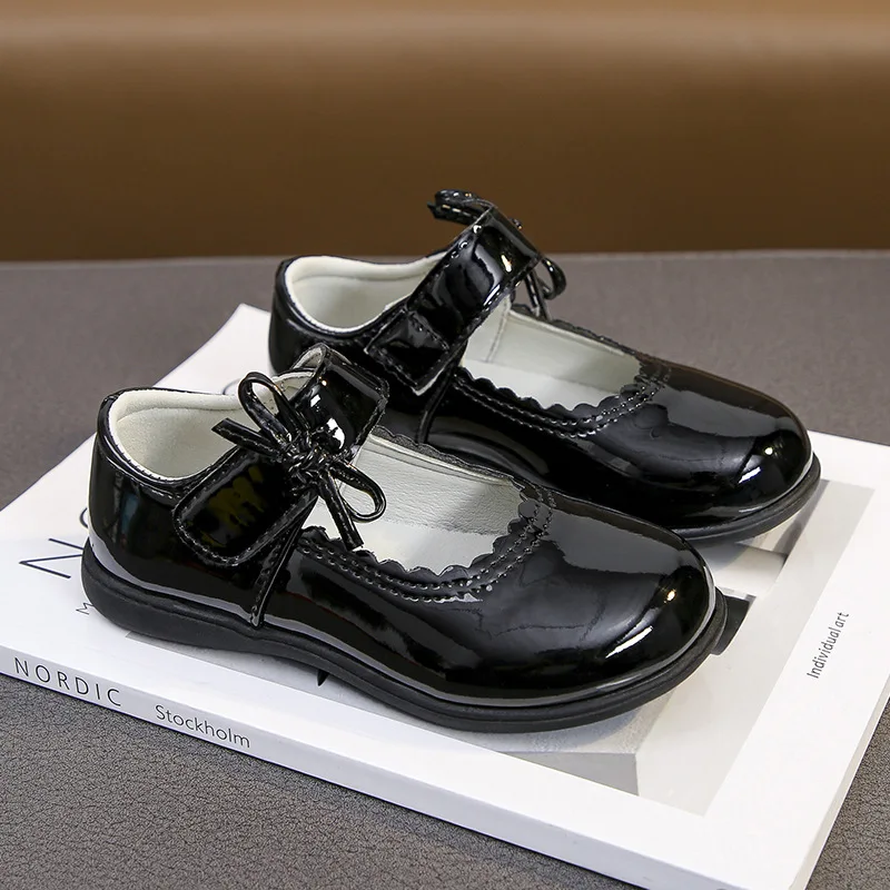 Children Student Princess Soft Soled Performance Single Shoes Girls Bows Lace Leather Shoes Lacquer Velcro Antiskid Solid Color
Children Student Princess Soft Soled Performance Single Shoes Girls Bows Lace Leather Shoes Lacquer Velcro Antiskid Solid Color