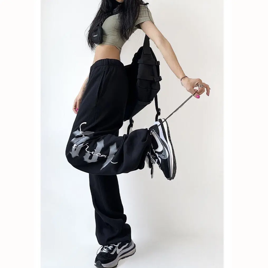 Casual Loose Joggers Sports Harem Pants Women Jazz Hip Hop High Waisted Sweatpants Y2K Fashion Print Elastic Waist Baggy Pants
Casual Loose Joggers Sports Harem Pants Women Jazz Hip Hop High Waisted Sweatpants Y2K Fashion Print Elastic Waist Baggy Pants