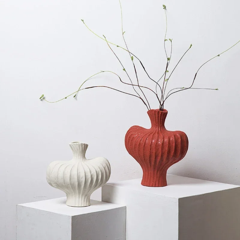 Ceramic Vase Irregular Fringe Heterophore Floral Arrangement Accessories Porcelain Handicrafts Ornaments Home Decoration
Ceramic Vase Irregular Fringe Heterophore Floral Arrangement Accessories Porcelain Handicrafts Ornaments Home Decoration