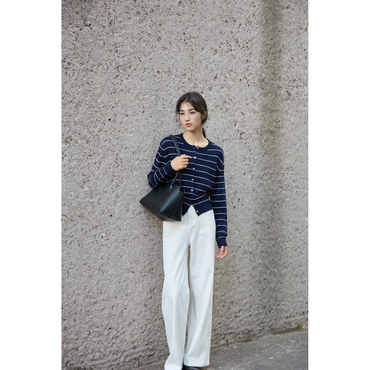 Американский вязаный свитер с V-Ne, кардиган, женский цветной повседневный свободный крой, зимняя верхняя одежда, мягкое полиэфирное волокно
Американский вязаный свитер с V-Ne, кардиган, женский цветной повседневный свободный крой, зимняя верхняя одежда, мягкое полиэфирное волокно