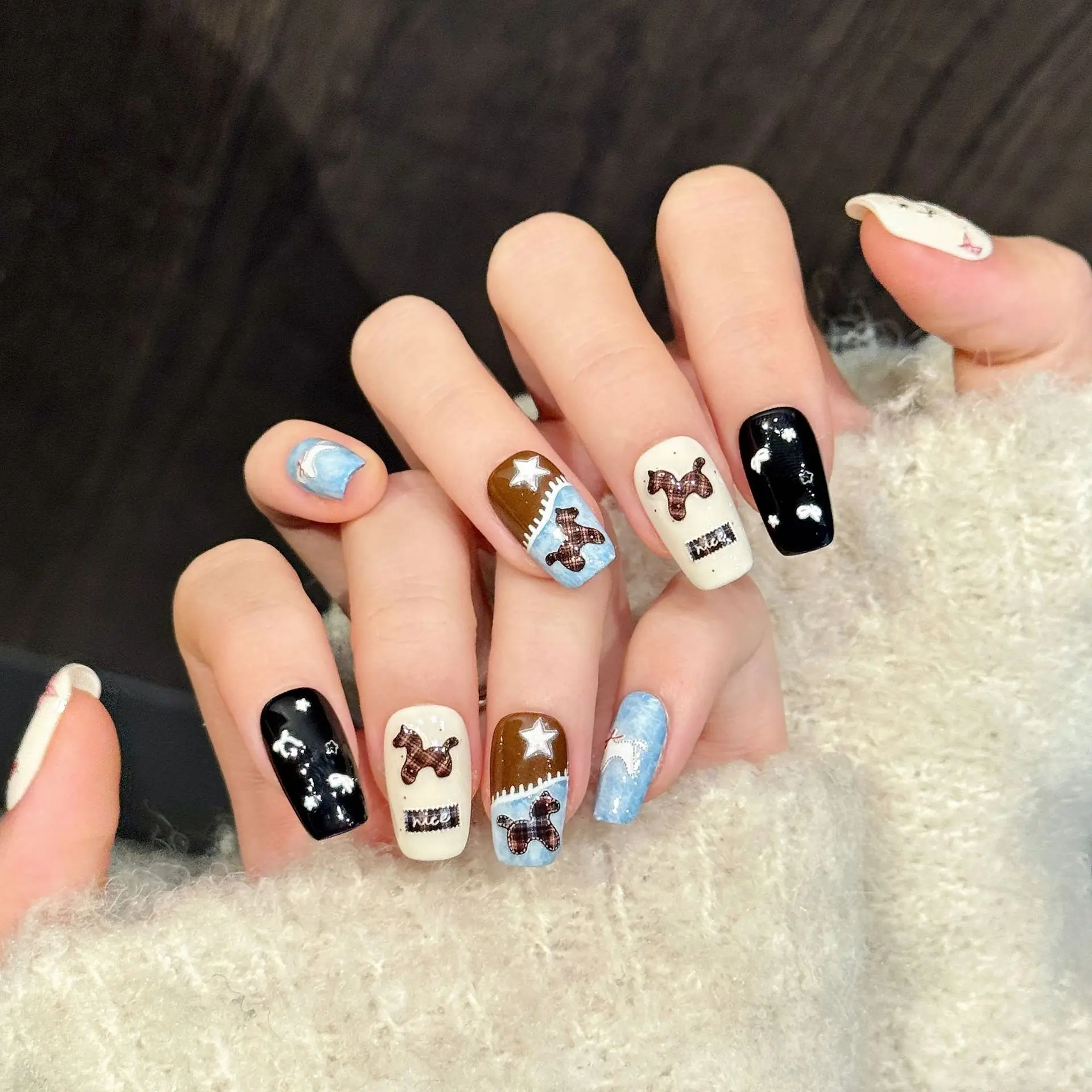 10 Pcs Handmade Short Tapered Press On Nails Cute Vintage Fake Nails With Plaid Horse Bow Star Print Manicure
10 Pcs Handmade Short Tapered Press On Nails Cute Vintage Fake Nails With Plaid Horse Bow Star Print Manicure
