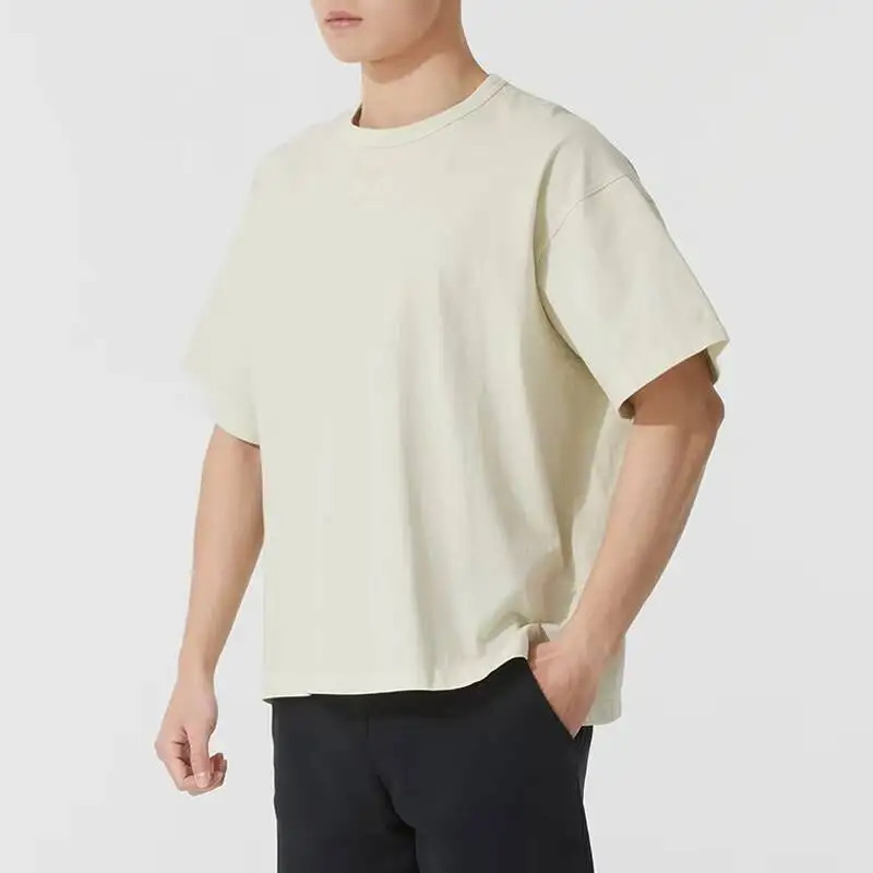 Under Armour genuine new matching simple and lightweight training skin-friendly short-sleeved T-shirt 1387993-273
Under Armour genuine new matching simple and lightweight training skin-friendly short-sleeved T-shirt 1387993-273