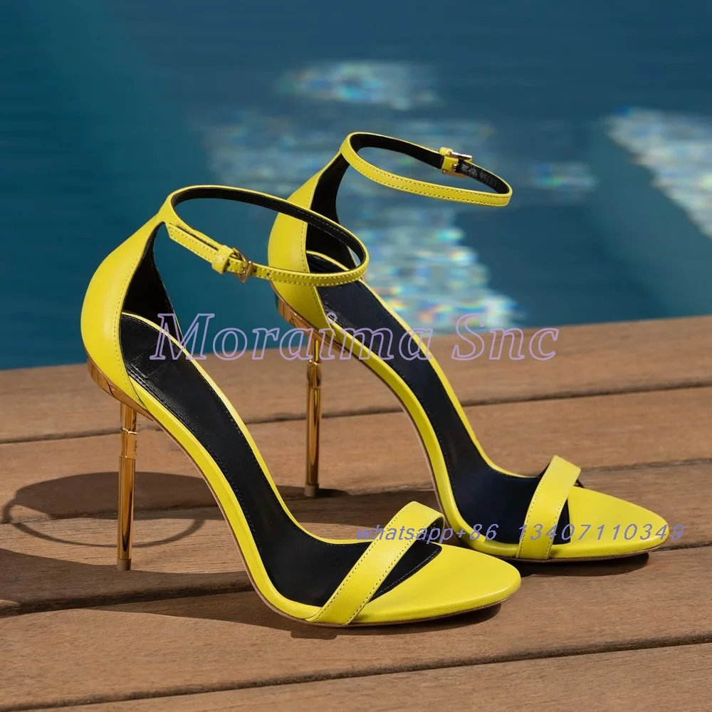 2025 New Sexy Strange Metal Heel Sandals Round Toe Ankle Buckle Strap Cover Fashion Women's Stiletto Sandals Summer Shoes Solid
2025 New Sexy Strange Metal Heel Sandals Round Toe Ankle Buckle Strap Cover Fashion Women's Stiletto Sandals Summer Shoes Solid