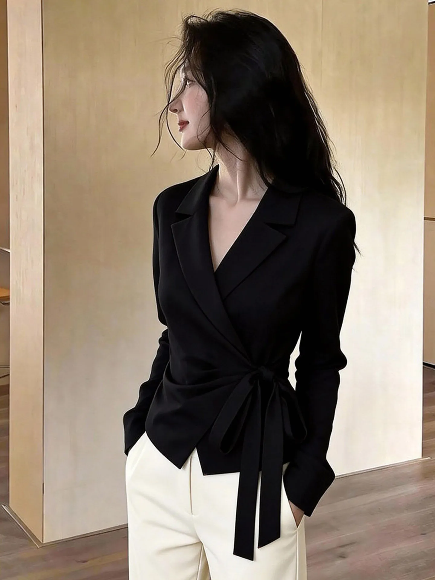 Elegant Belted Long Sleeve Shirt Korean Style Commute Fashion Tie Waist Design Slimming Top for Young Women Summer 2026
Elegant Belted Long Sleeve Shirt Korean Style Commute Fashion Tie Waist Design Slimming Top for Young Women Summer 2026
