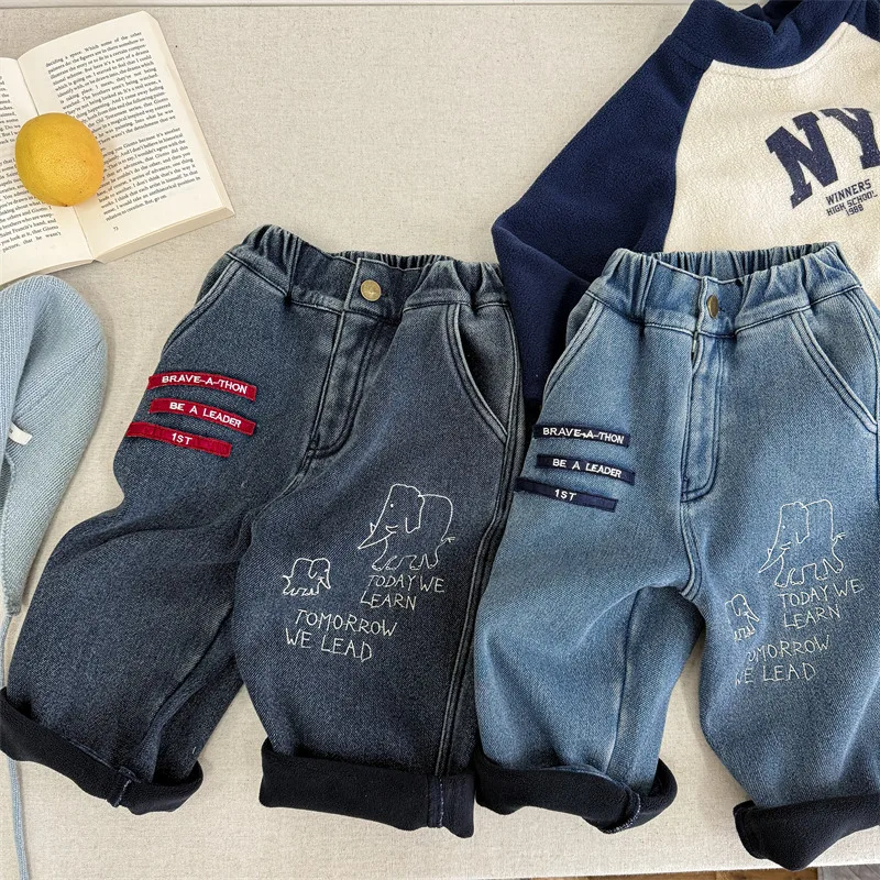 2024 Winter New Children Fleece Denim Trousers Boys Casual Pants Plus Velvet Thick Girls Letter Embroidery Jeans Kids Warm Pants
2024 Winter New Children Fleece Denim Trousers Boys Casual Pants Plus Velvet Thick Girls Letter Embroidery Jeans Kids Warm Pants