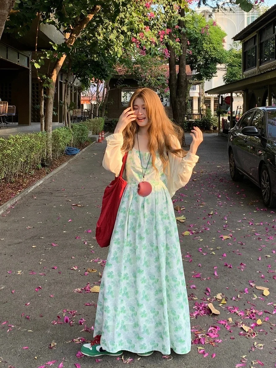plus Size Women's Summer New Style Field Style Green Floral Print Strap Dress A-Line Skirt High Waist Slimming Korean Version
plus Size Women's Summer New Style Field Style Green Floral Print Strap Dress A-Line Skirt High Waist Slimming Korean Version