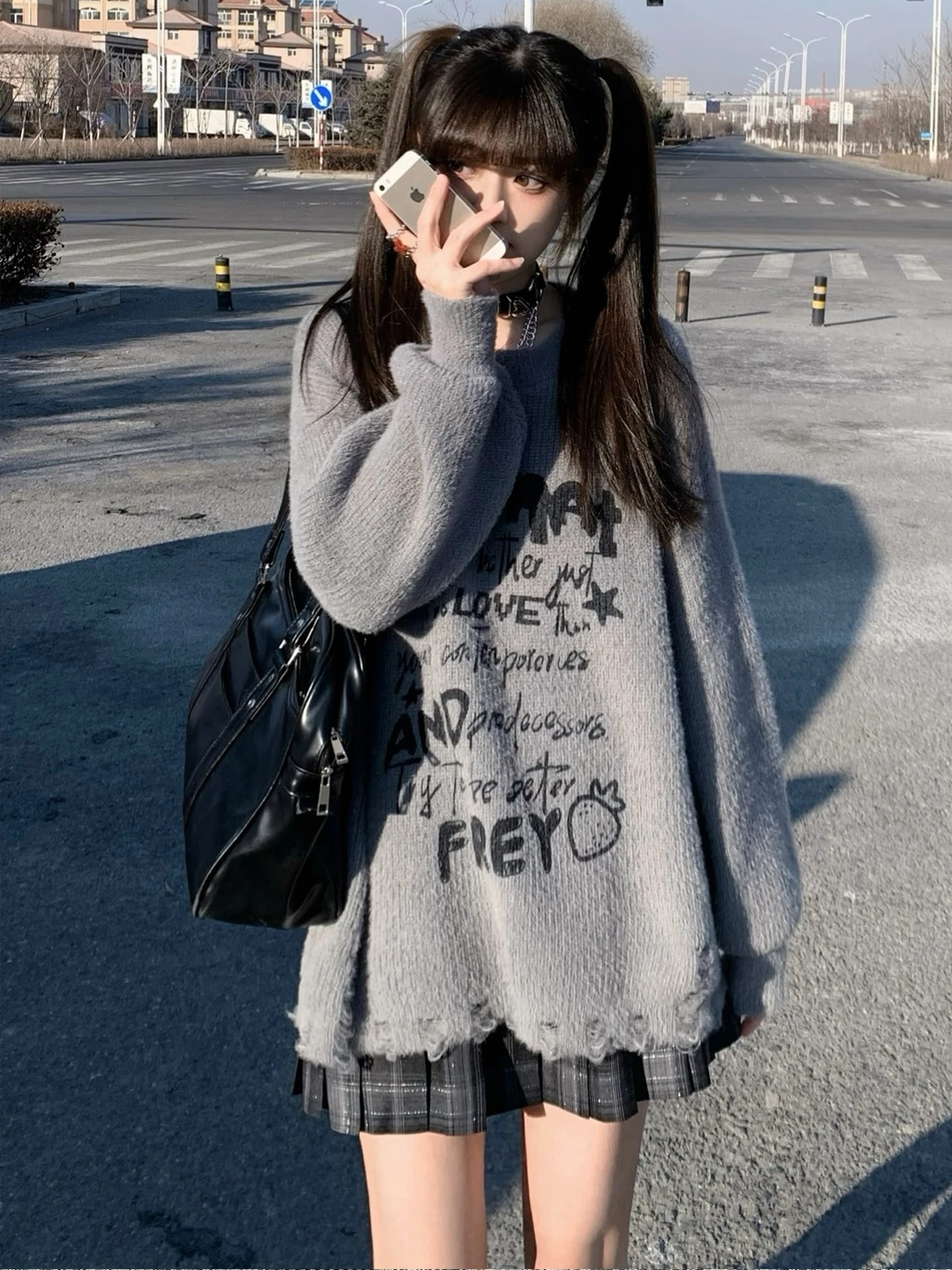 Оригинальный вязаный свитер с буквенным принтом, мягкий искусственный мохеровый дизайн с отверстиями, женский длинный круглый пуловер Ve Street Sle
Оригинальный вязаный свитер с буквенным принтом, мягкий искусственный мохеровый дизайн с отверстиями, женский длинный круглый пуловер Ve Street Sle