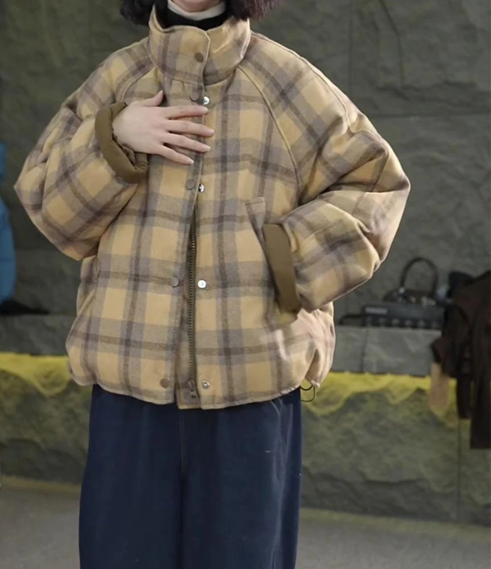 2025 Winter New Fashionable Casual Cotton Jacket for Women Loose Fit Slimming Thick and Warm Short Cotton Clothing
2025 Winter New Fashionable Casual Cotton Jacket for Women Loose Fit Slimming Thick and Warm Short Cotton Clothing