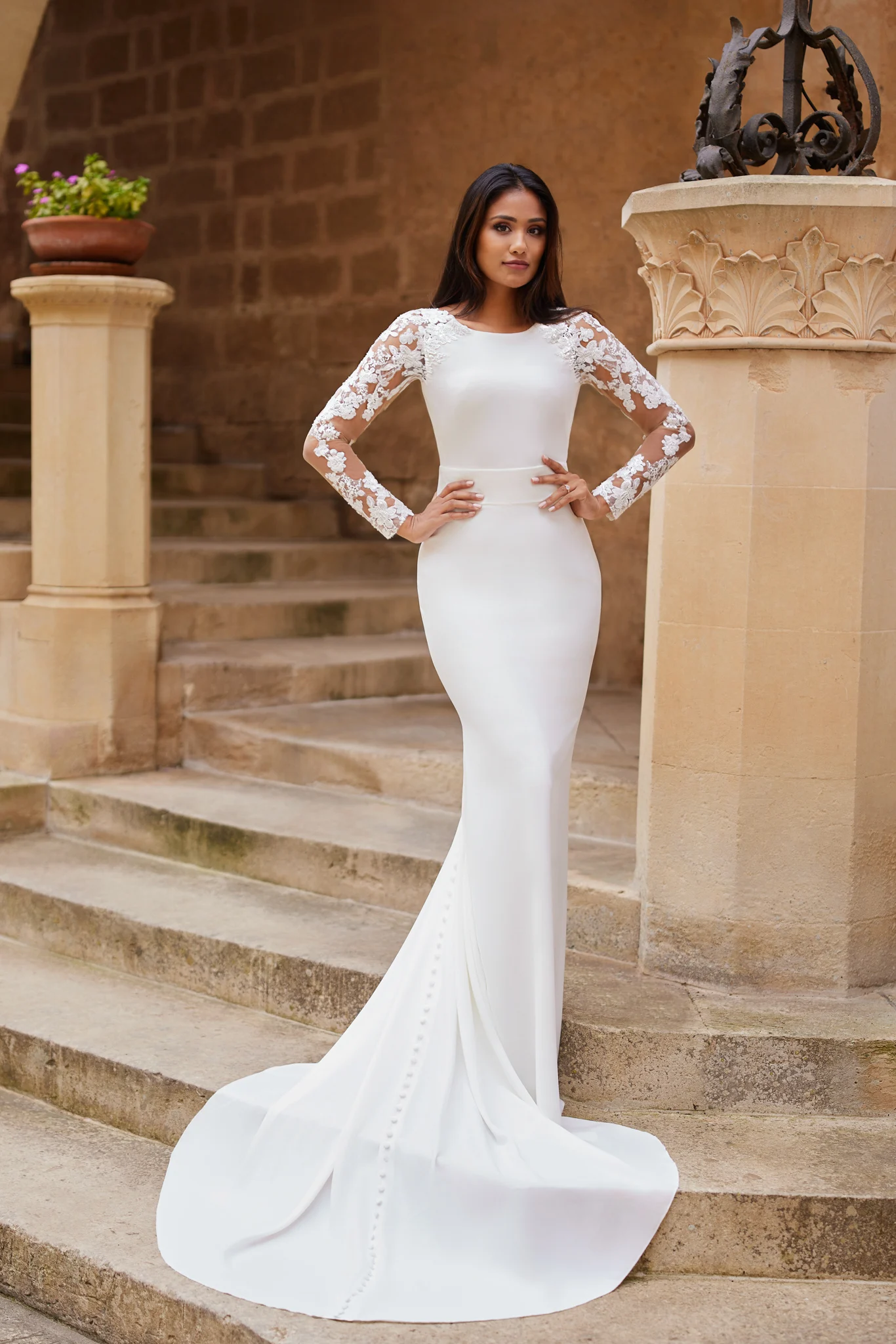 Formal Mermaid O-neck Lace Appliques Wedding Dress Backless Floor Length White Jersey Long Sleeves Elegant Sweep Train Buttons
Formal Mermaid O-neck Lace Appliques Wedding Dress Backless Floor Length White Jersey Long Sleeves Elegant Sweep Train Buttons