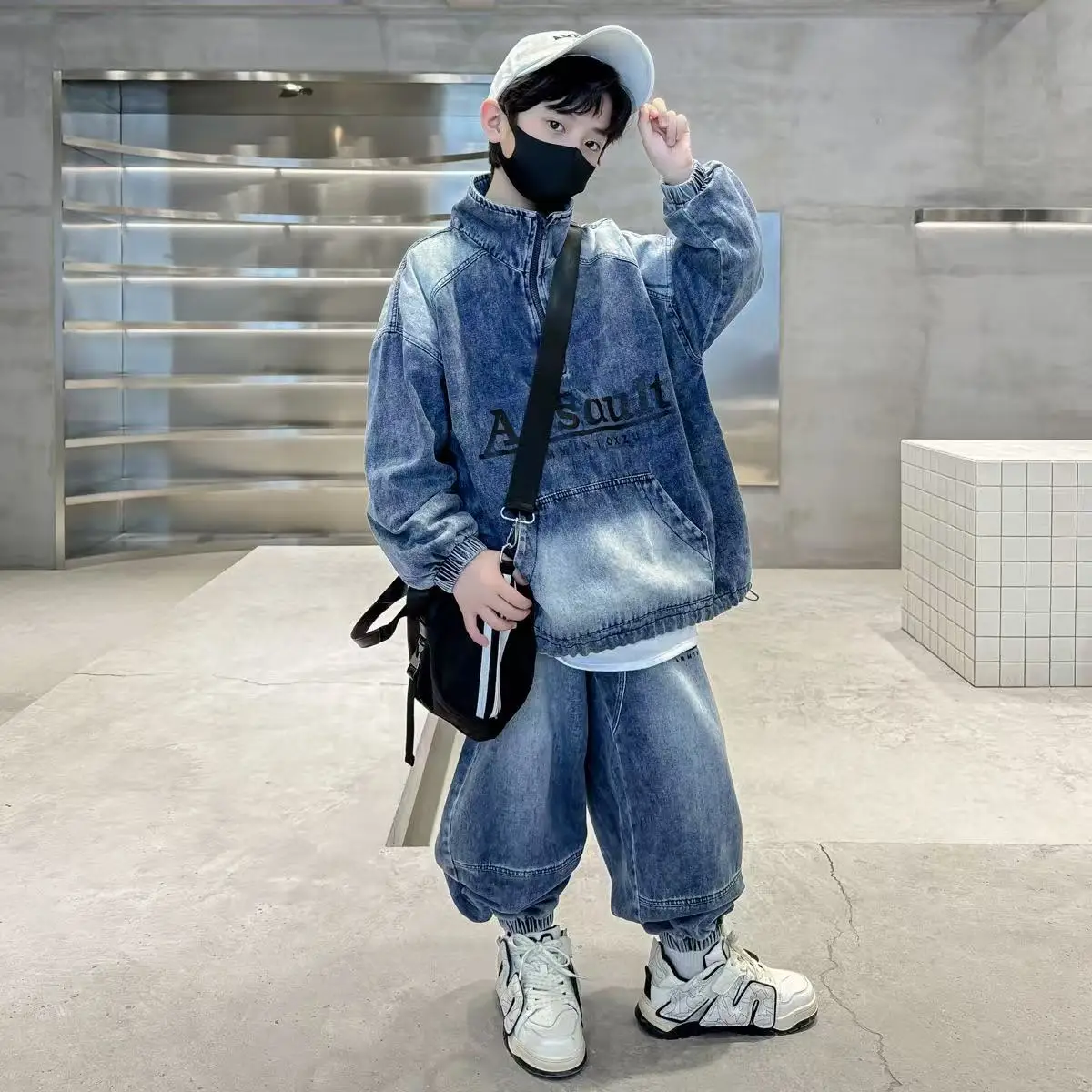 Children's Clothing Spring and Autumn Boys' Denim Hooded Sweatshirt Boys Bao yang Solid Color Long Sleeved Top and Pants Set
Children's Clothing Spring and Autumn Boys' Denim Hooded Sweatshirt Boys Bao yang Solid Color Long Sleeved Top and Pants Set