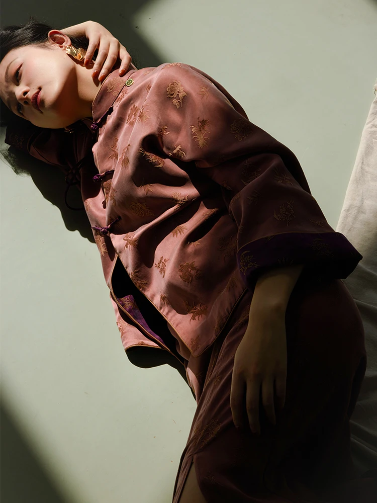 Элитный комплект из тутового шелка: вышитая юбка и блузка из 40-50 момме шелка, новый китайский стиль, цветной блок, для молодых женщин
Элитный комплект из тутового шелка: вышитая юбка и блузка из 40-50 момме шелка, новый китайский стиль, цветной блок, для молодых женщин