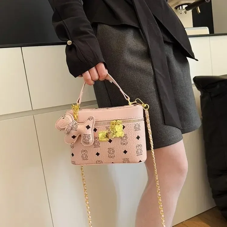 2025 New High - Quality Women's Three - Color Shoulder Bucket Bag - Fashion Prints, Portable Design, Ideal Small Messenger Style
2025 New High - Quality Women's Three - Color Shoulder Bucket Bag - Fashion Prints, Portable Design, Ideal Small Messenger Style