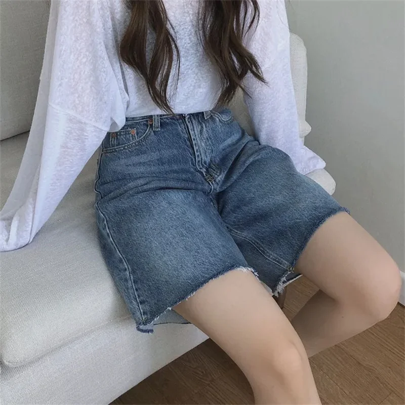 Summer 2026 Chic Korean Style Casual Loose Straight Leg Jeans Five-Quarter Pants High Waist Water Washed Blue Cotton 100%
Summer 2026 Chic Korean Style Casual Loose Straight Leg Jeans Five-Quarter Pants High Waist Water Washed Blue Cotton 100%