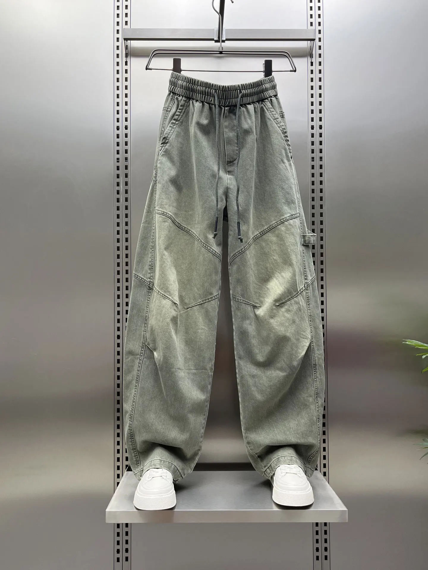 Retro Wide Leg Casual Pants Men Loose American Sle Knife Pants Cool Straight Long Pants Comfortable Breathable Cotton Material
Retro Wide Leg Casual Pants Men Loose American Sle Knife Pants Cool Straight Long Pants Comfortable Breathable Cotton Material