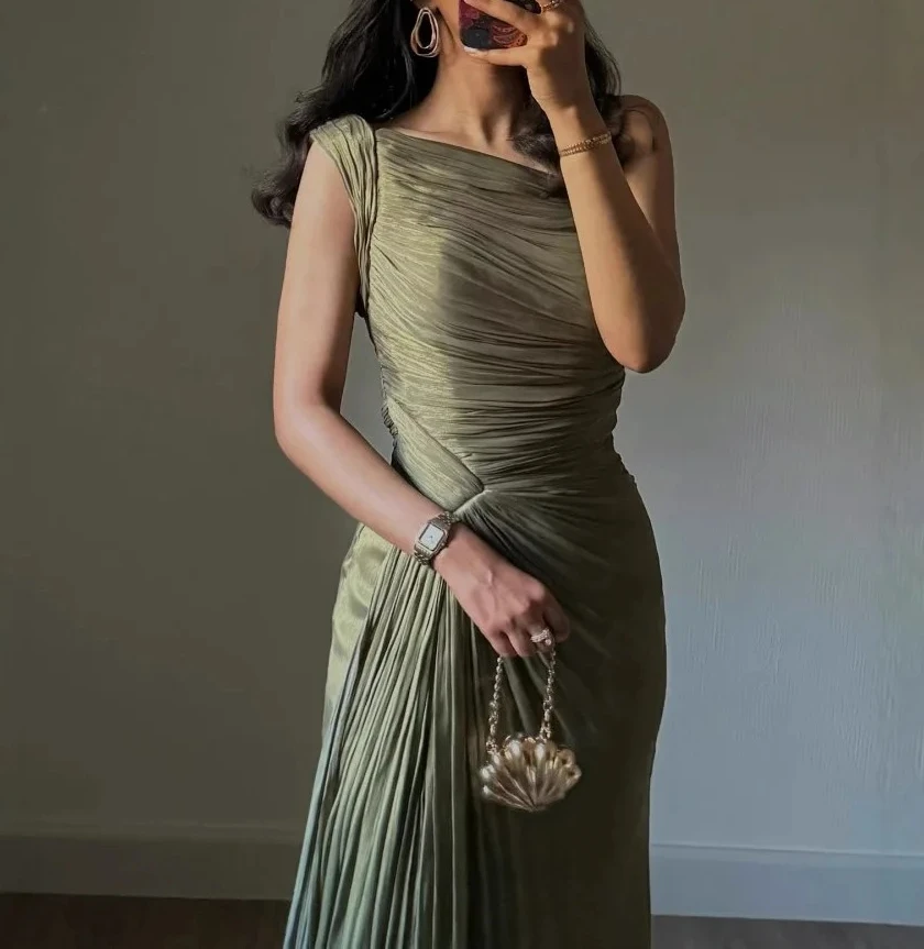 Весенне-летнее новое модное плиссированное платье для женщин, шикарные элегантные вечерние длинные платья без рукавов с открытыми плечами и высокой талией
Весенне-летнее новое модное плиссированное платье для женщин, шикарные элегантные вечерние длинные платья без рукавов с открытыми плечами и высокой талией