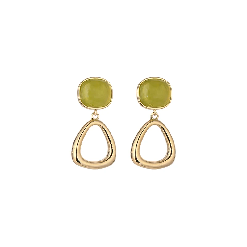 New small fresh and colorful earrings, women's fashion retro high-end personalized geometric earrings
New small fresh and colorful earrings, women's fashion retro high-end personalized geometric earrings