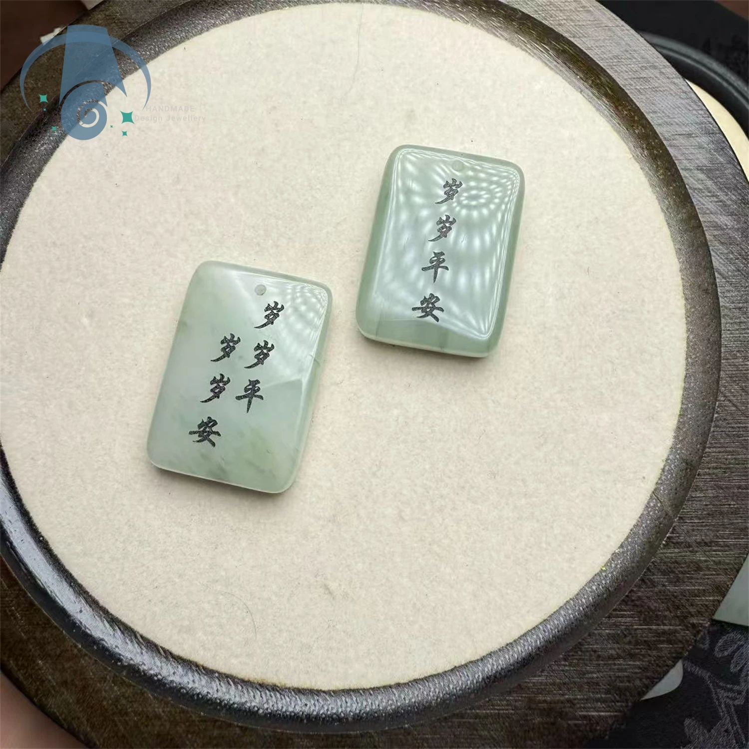 Кулон-оберег из нефрита Тянь-Шань, натуральный белый нефрит, прямоугольный, для мира и безопасности, амулет на удачу, ювелирное украшение, подарок, высокополированное
Кулон-оберег из нефрита Тянь-Шань, натуральный белый нефрит, прямоугольный, для мира и безопасности, амулет на удачу, ювелирное украшение, подарок, высокополированное 