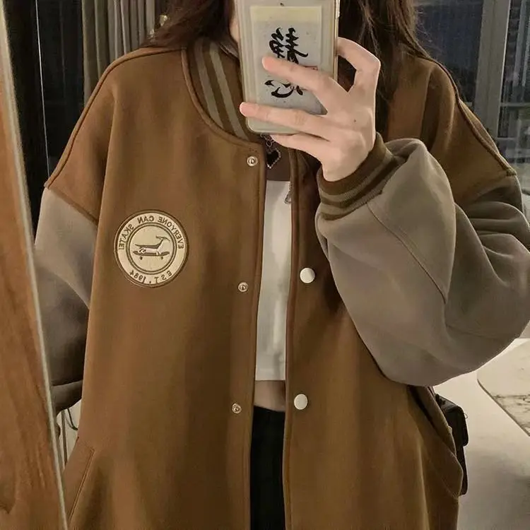 Retro Style Fleece Lined Thickened Casual Open Cardigan Loose Fit Women's Baseball Jacket Sweatshirt Trendy Autumn Outerwear
Retro Style Fleece Lined Thickened Casual Open Cardigan Loose Fit Women's Baseball Jacket Sweatshirt Trendy Autumn Outerwear