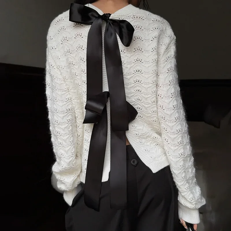 Bows Backless Lace Up Knitted Sweater For Women Sexy Hollow Loose Casual Top Long Sleeve Fashion Autumn Female Pullovers
Bows Backless Lace Up Knitted Sweater For Women Sexy Hollow Loose Casual Top Long Sleeve Fashion Autumn Female Pullovers