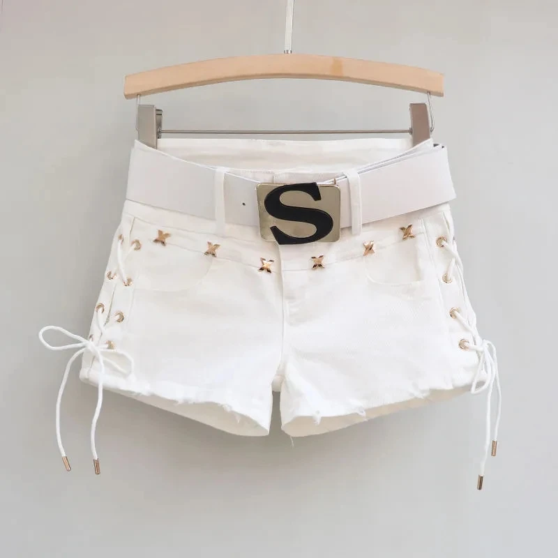 White Fashion Elastic Denim Shorts Women's Summer 2024 Korea Low Waisted side Hollowed out lace up personalized Short Hot pants
White Fashion Elastic Denim Shorts Women's Summer 2024 Korea Low Waisted side Hollowed out lace up personalized Short Hot pants
