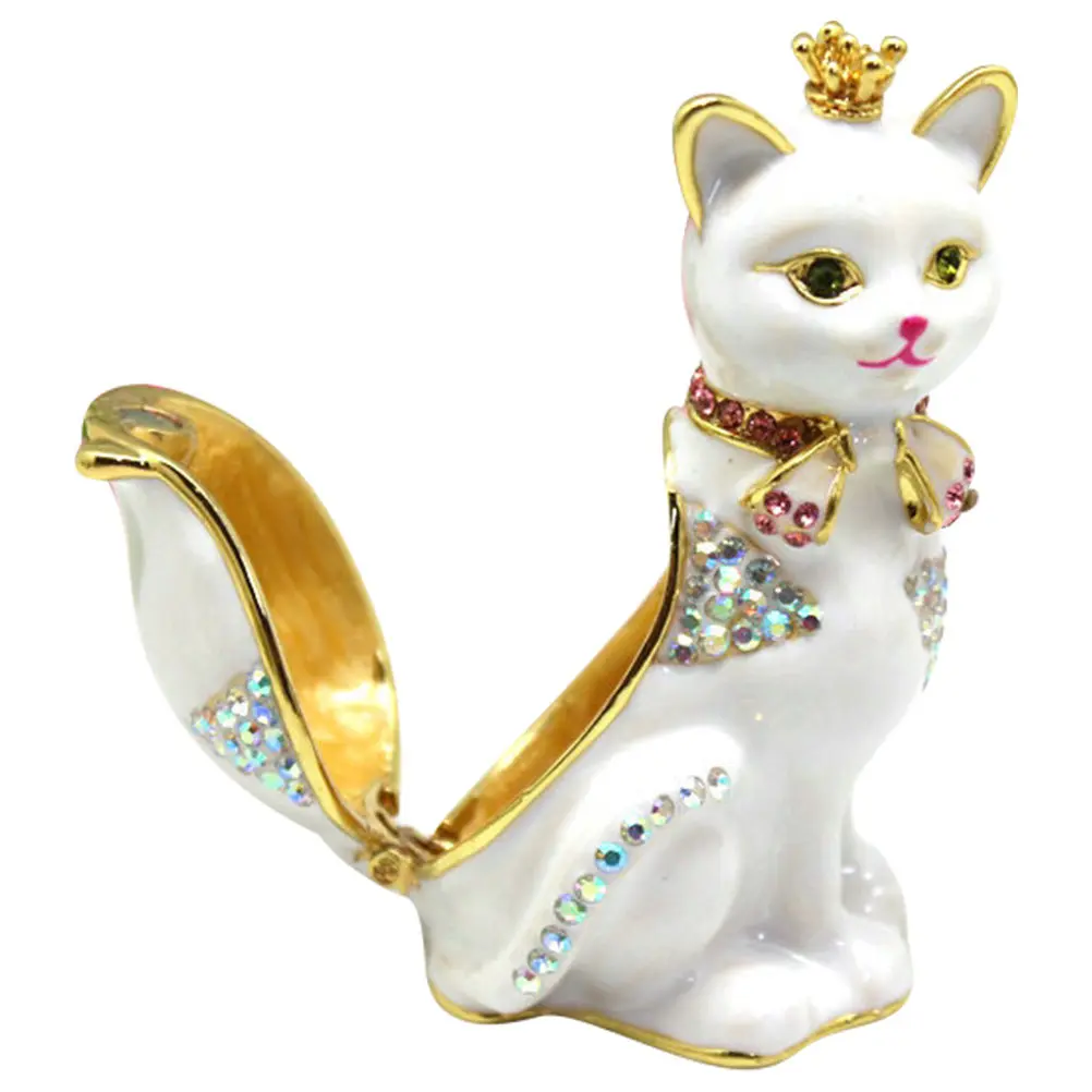 Металлическая шкатулка для украшений в форме короны, яркий органайзер для хранения ювелирных изделий из сплава, настольный декор, украшение для туалетного столика
Металлическая шкатулка для украшений в форме короны, яркий органайзер для хранения ювелирных изделий из сплава, настольный декор, украшение для туалетного столика