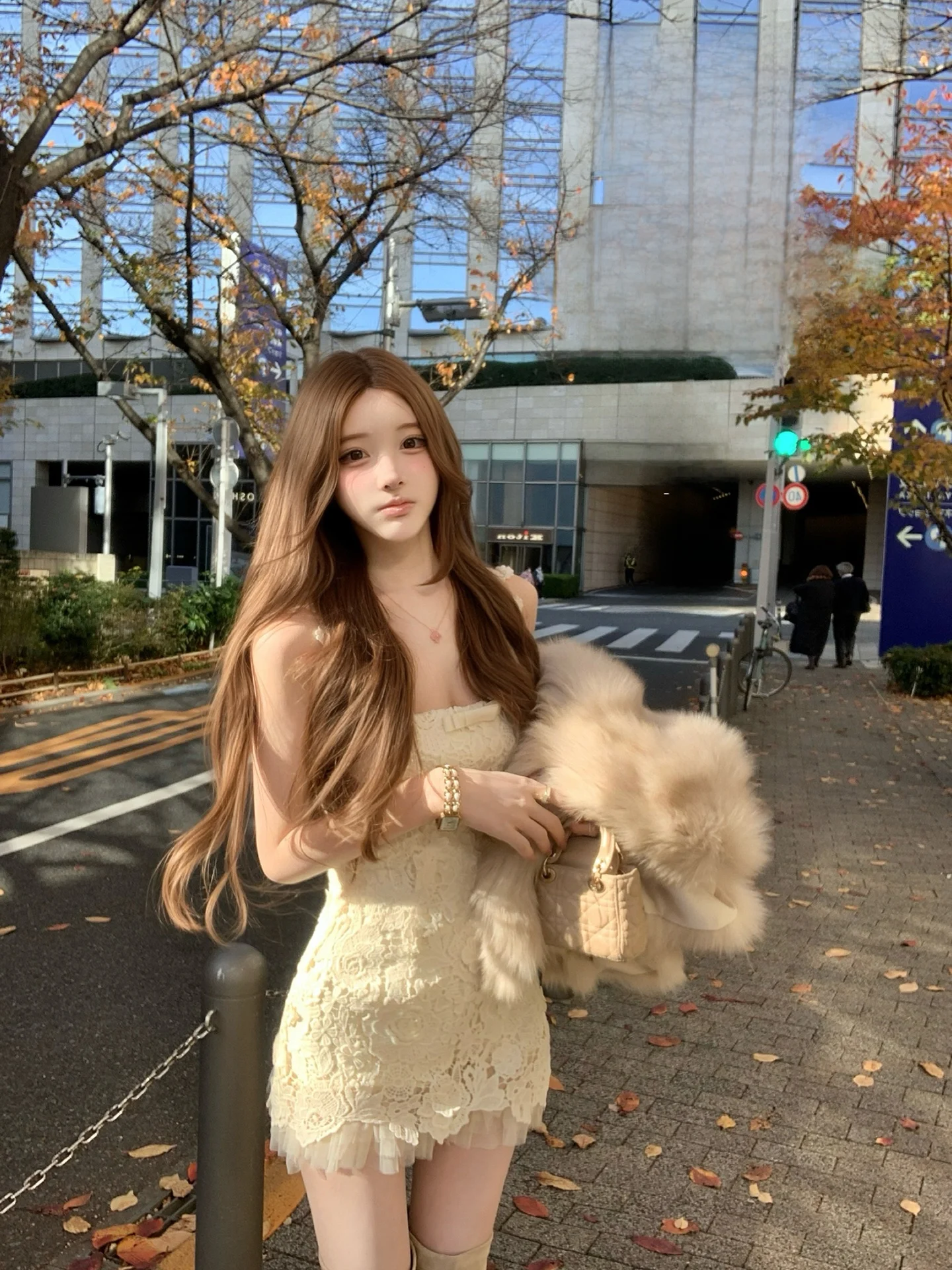 Вельветовая юбка А-силуэта с кружевными завязками и ремешками, приталенная, для повседневной носки, летняя, женская, цельная.
Вельветовая юбка А-силуэта с кружевными завязками и ремешками, приталенная, для повседневной носки, летняя, женская, цельная.