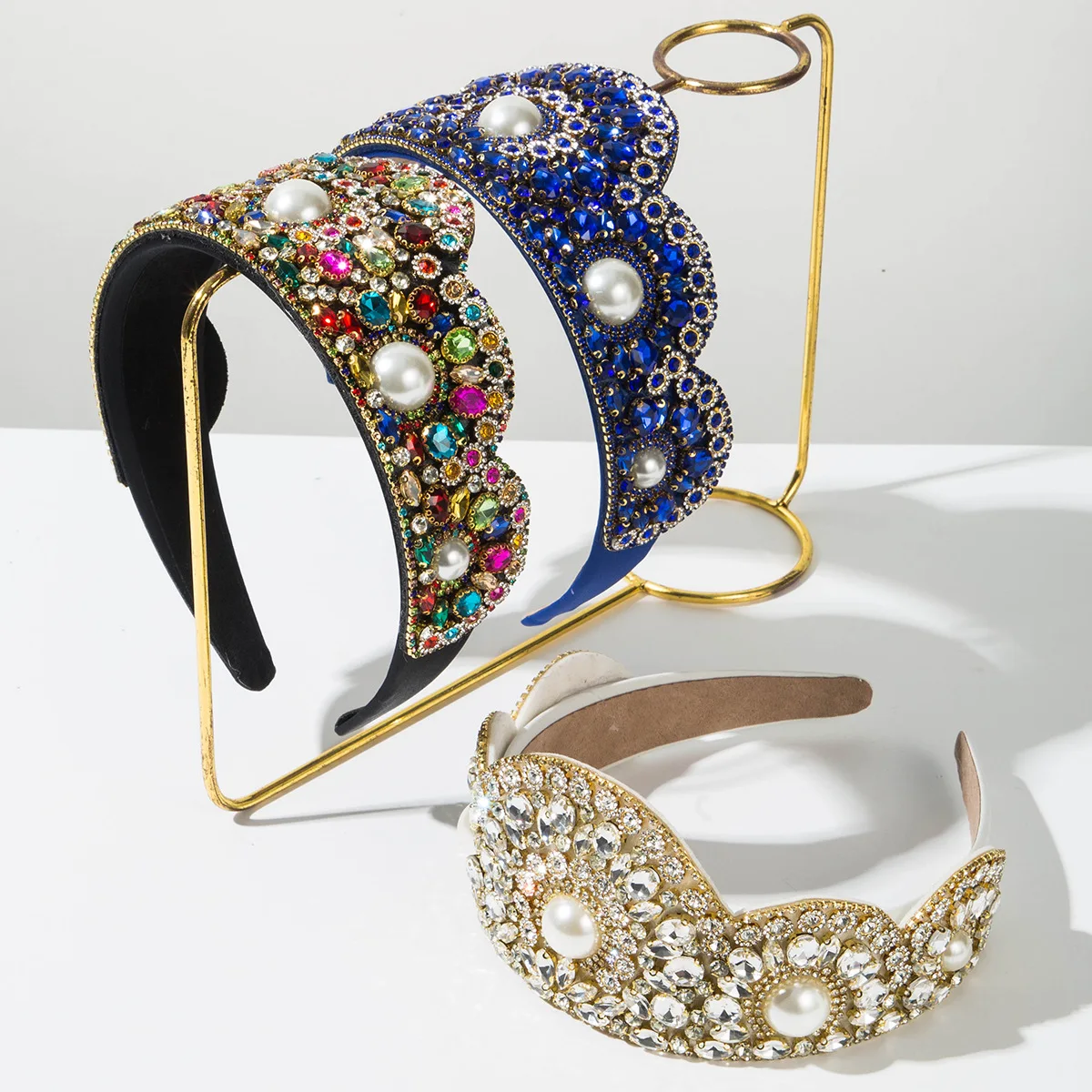 New Baroque Retro Exaggerated Rhinestone Pearl Crown Headband Wide Luxury Hair Accessory
New Baroque Retro Exaggerated Rhinestone Pearl Crown Headband Wide Luxury Hair Accessory