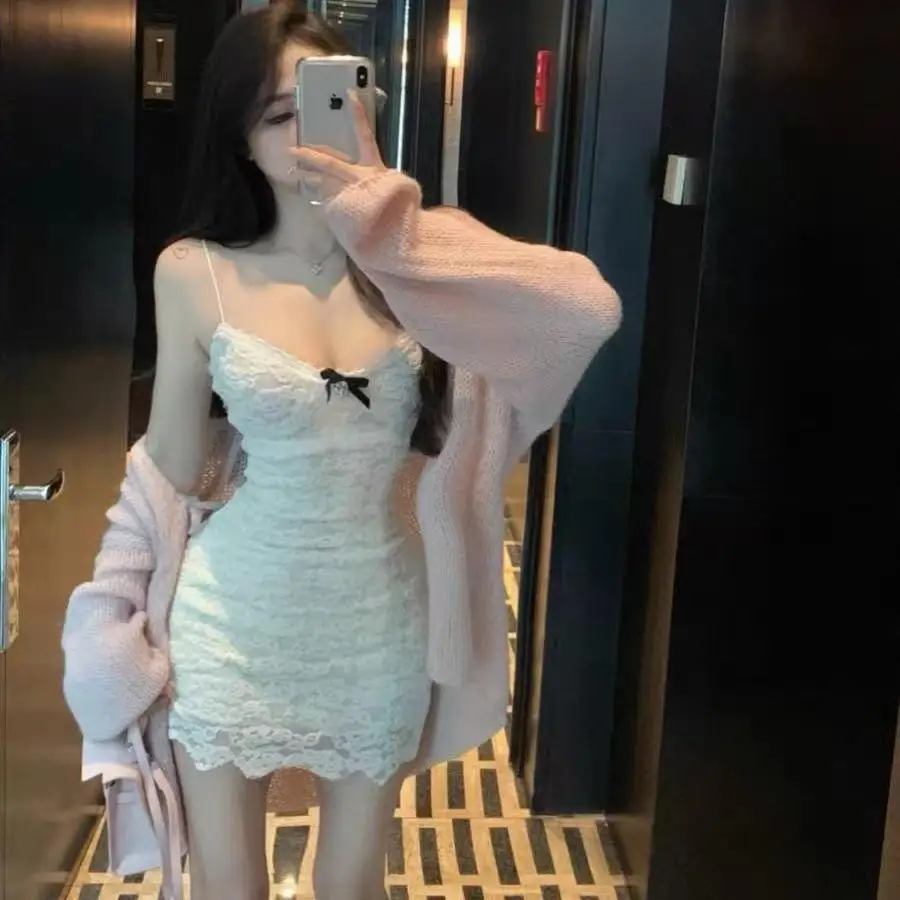 Sexy Lace Camisole Dress Solid Color Strapless Bow Slim Fit Velvet Wrapped Hip Skirt Autumn Winter New Women's Clothing 2025
Sexy Lace Camisole Dress Solid Color Strapless Bow Slim Fit Velvet Wrapped Hip Skirt Autumn Winter New Women's Clothing 2025