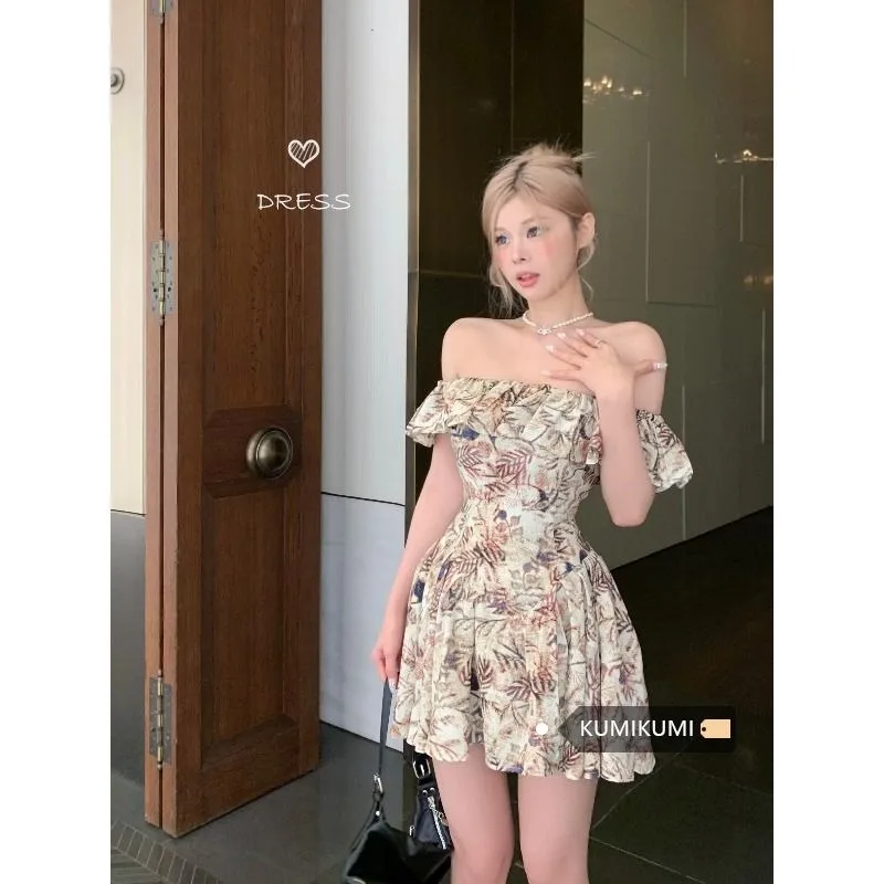 French Retro One Shoulder Short Sleeved Floral Dress for Women's Summer Collection Waist Dress A-line Dresses Female Clothing
French Retro One Shoulder Short Sleeved Floral Dress for Women's Summer Collection Waist Dress A-line Dresses Female Clothing