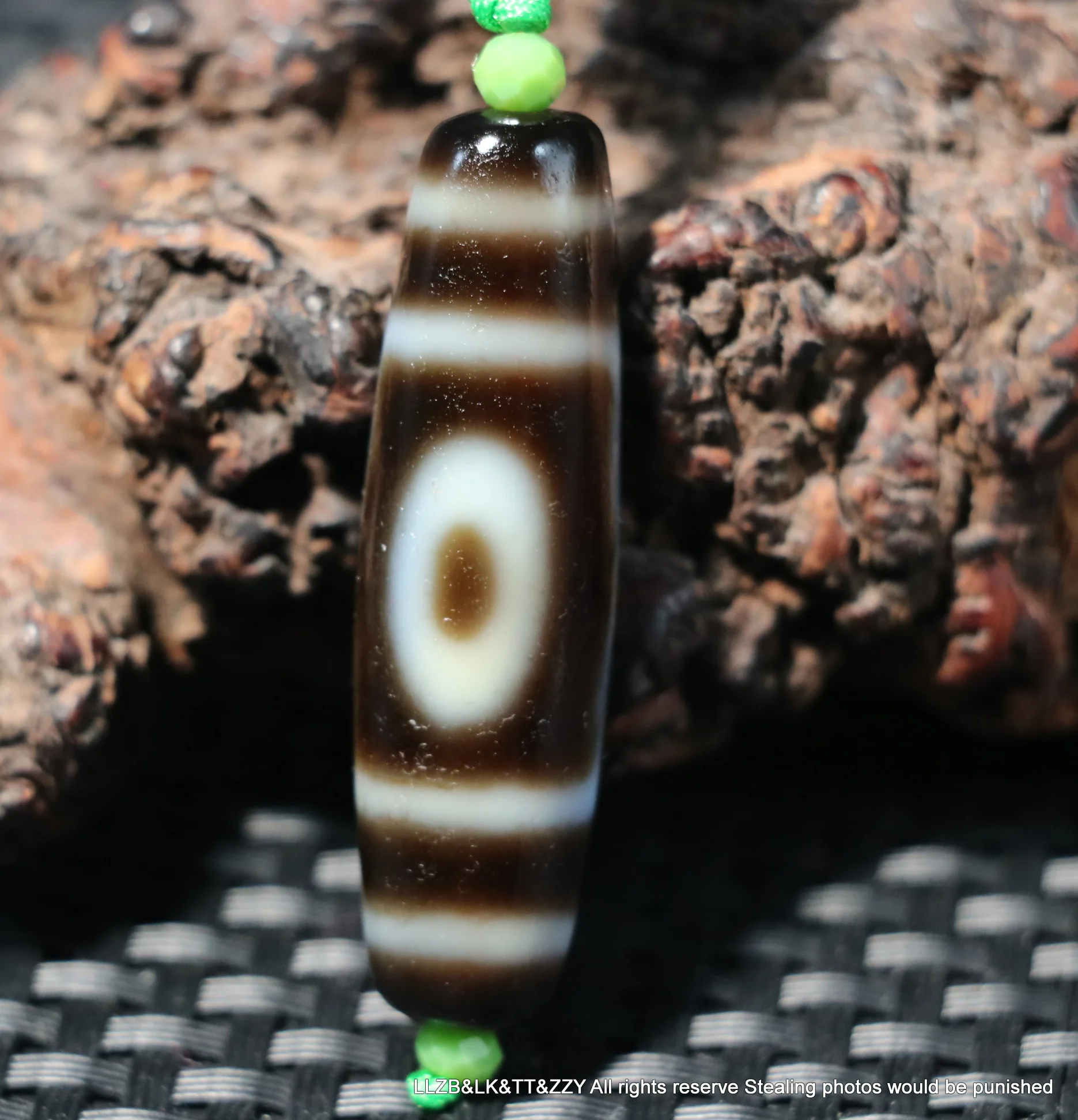 Unique Pattern Energy Power Magic Tibetan old Agate Phoenis 3 eye dZi Bead Amulet Pendant Talisman AA
Unique Pattern Energy Power Magic Tibetan old Agate Phoenis 3 eye dZi Bead Amulet Pendant Talisman AA