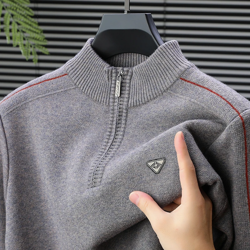 Новый мужской толстый и теплый свитер с полувысоким воротником на молнии, высококачественный повседневный вязаный базовый свитер
Новый мужской толстый и теплый свитер с полувысоким воротником на молнии, высококачественный повседневный вязаный базовый свитер